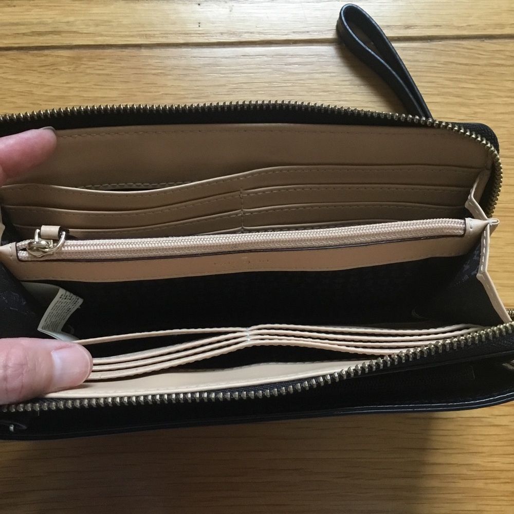 Kate Spade Black Leather Grand Street Layton Wallet Wristlet - Picture 12 of 14